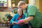 Дом престарелых и инвалидов - помощь, присмотр и уход за пожилыми